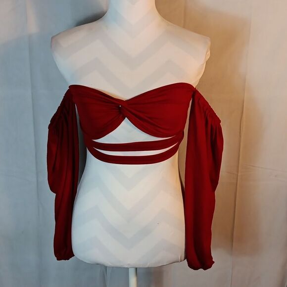 Sxy Burgundy Off The Shoulder Twist Front Cutout Crop Top - Picture 2 of 10